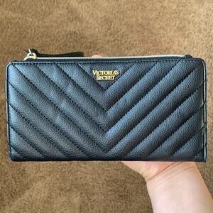 Victoria’s Secret Black Clutch Wallet EUC